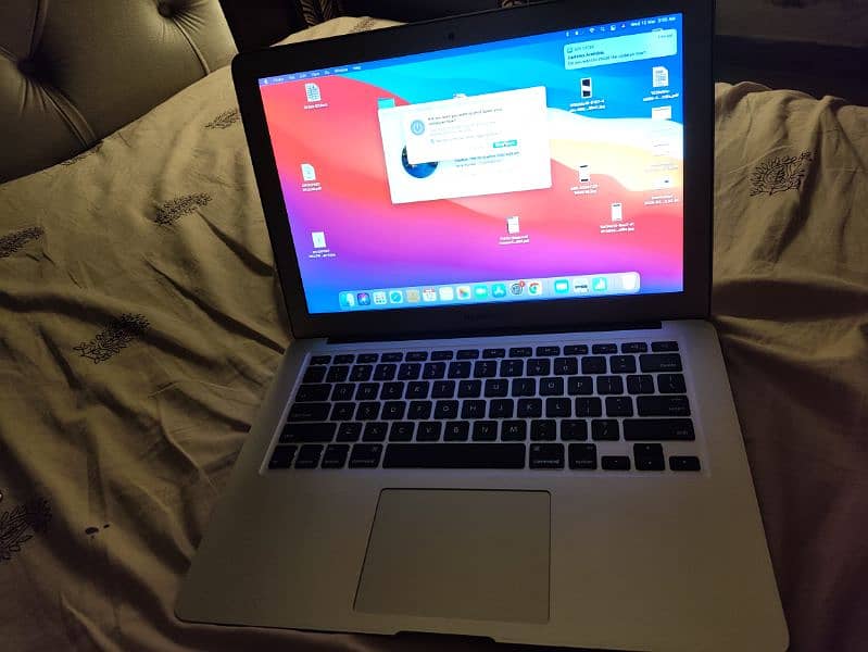 Apple MAC BOOK Air 13 inch mid 2013 0