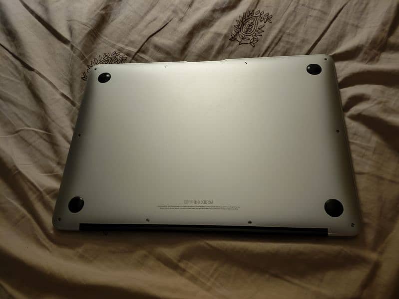 Apple MAC BOOK Air 13 inch mid 2013 2