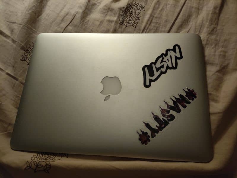 Apple MAC BOOK Air 13 inch mid 2013 3