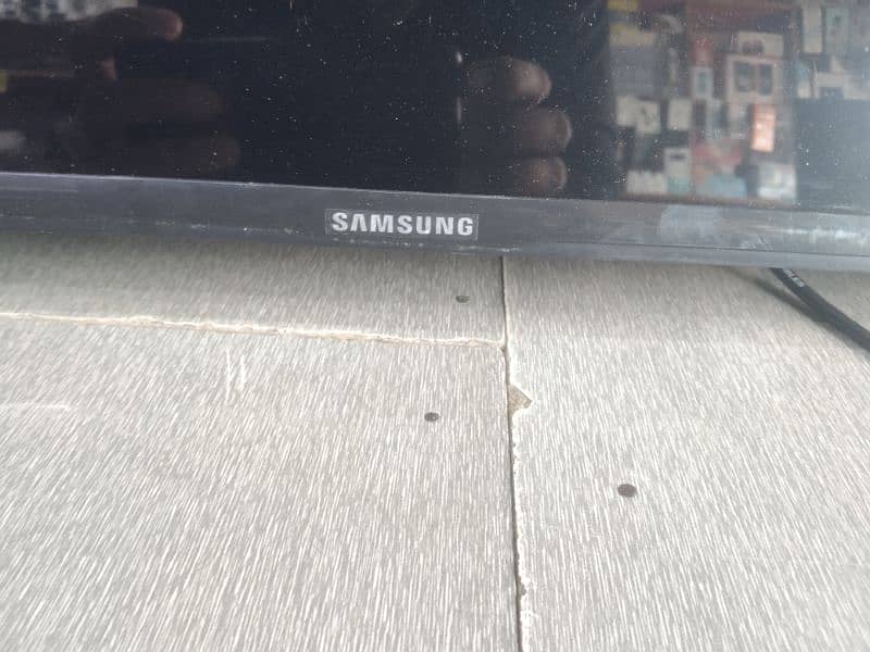 Samsung LED Smart TV 32 inch 1