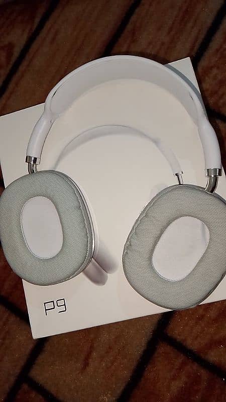 P9 Headphones wireless. Apple copy. Ph:0329-4041551. 2