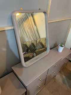 Dressing and side tables set with mirror