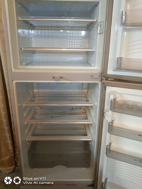 Dawlance refrigerator for sale 0