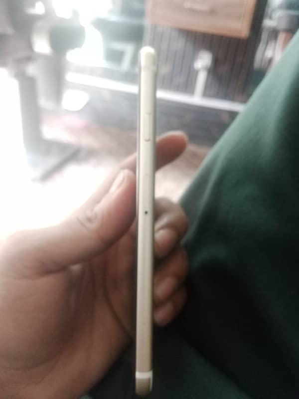 I phone 6s 64 gb official PTA finger not working Baki sb ok hai 4