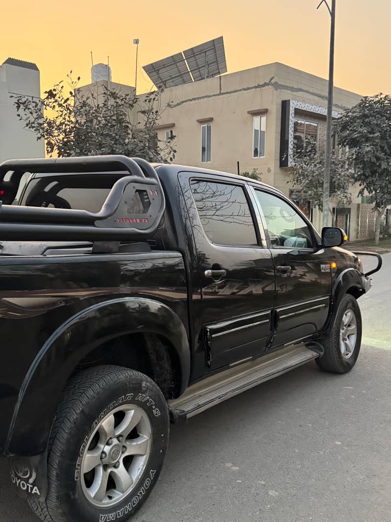 Toyota Hilux 2005 1