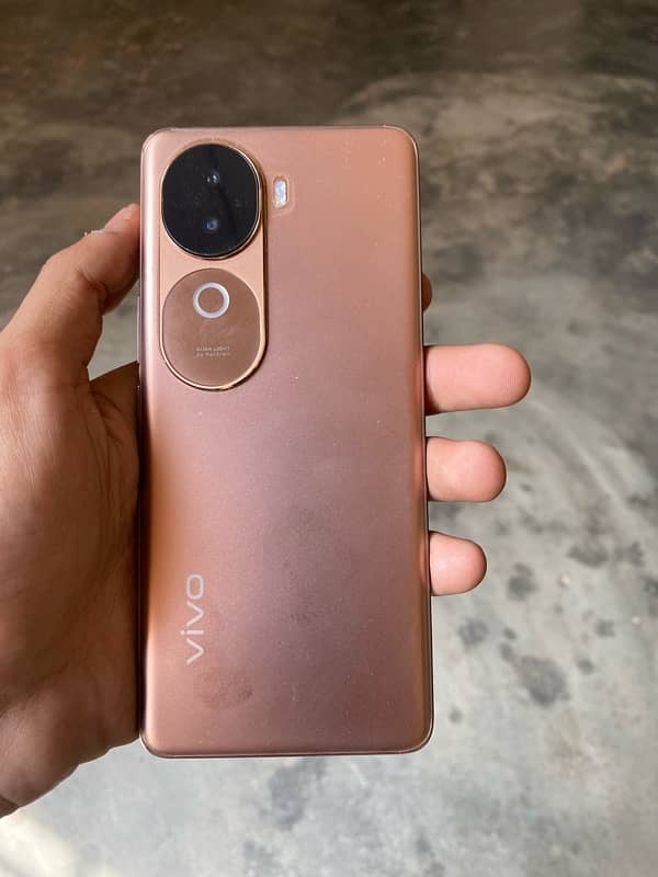 Vivo V 40e 4