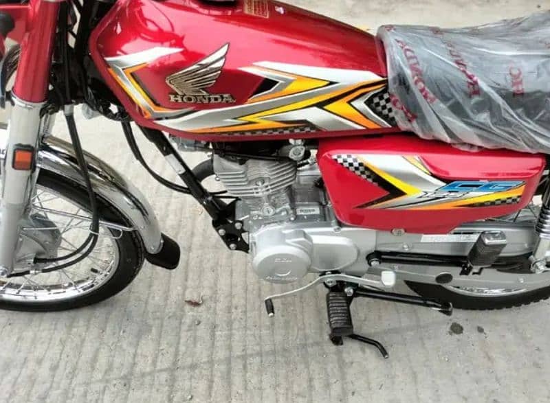 Honda CG 125  just 600km drive 2025 model 2