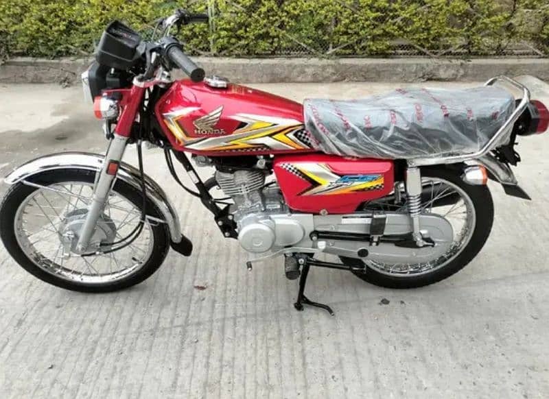 Honda CG 125  just 600km drive 2025 model 3