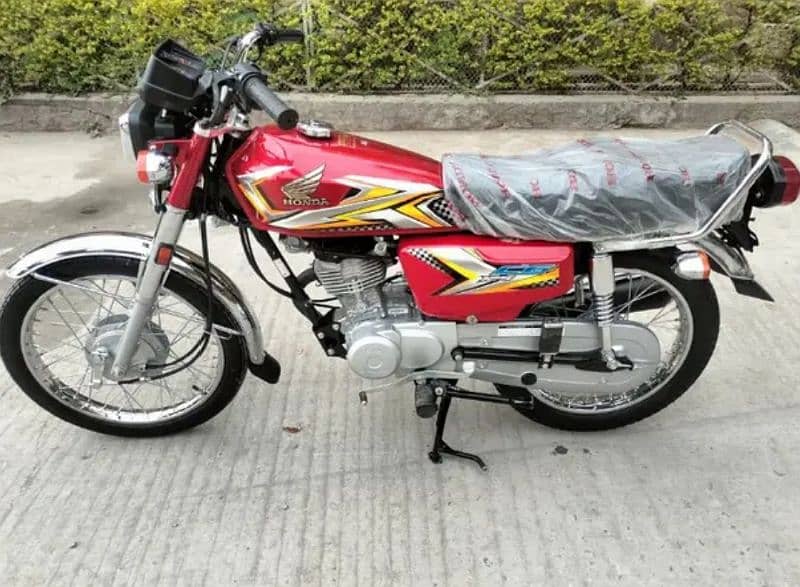 Honda CG 125  just 600km drive 2025 model 4