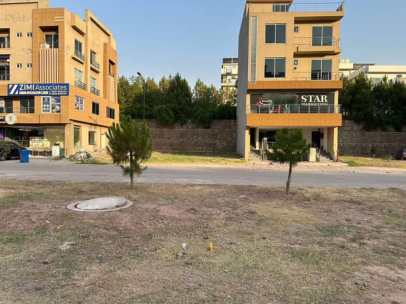 Bahria Enclave Sector C Avenue Commercial Plot Available In Main Boulevard. 4