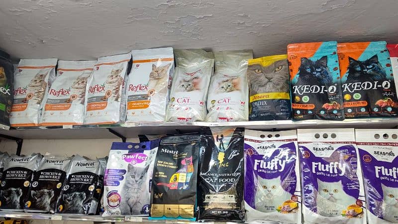 All brand cat food. 0