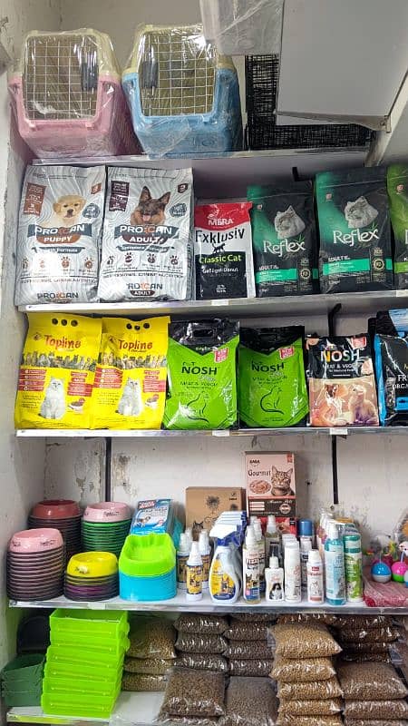 All brand cat food. 4