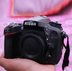 Nikon D7100 [professional Body]