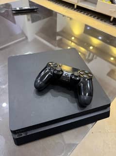 Play Station 4 Slim