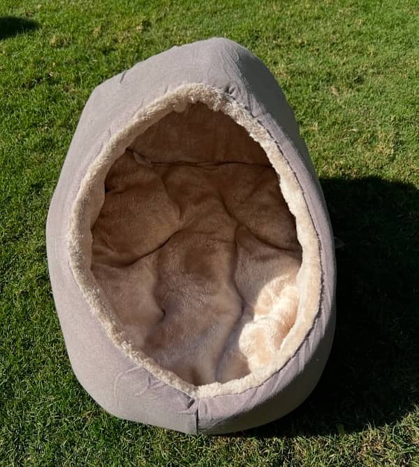 Cat bed for sale Adult size bed Originally made in UK 1