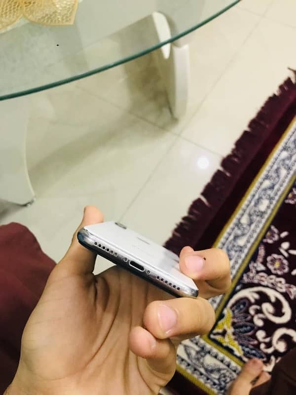 iPhone X 7