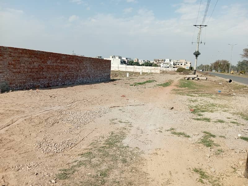 On Excellent Location 6 Marla Commercial Plot Situated In Canal Center Commercial For sale 4