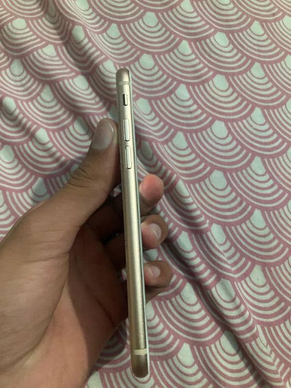 Iphone 8 4/64 non pta No open no reapair just back broken 4