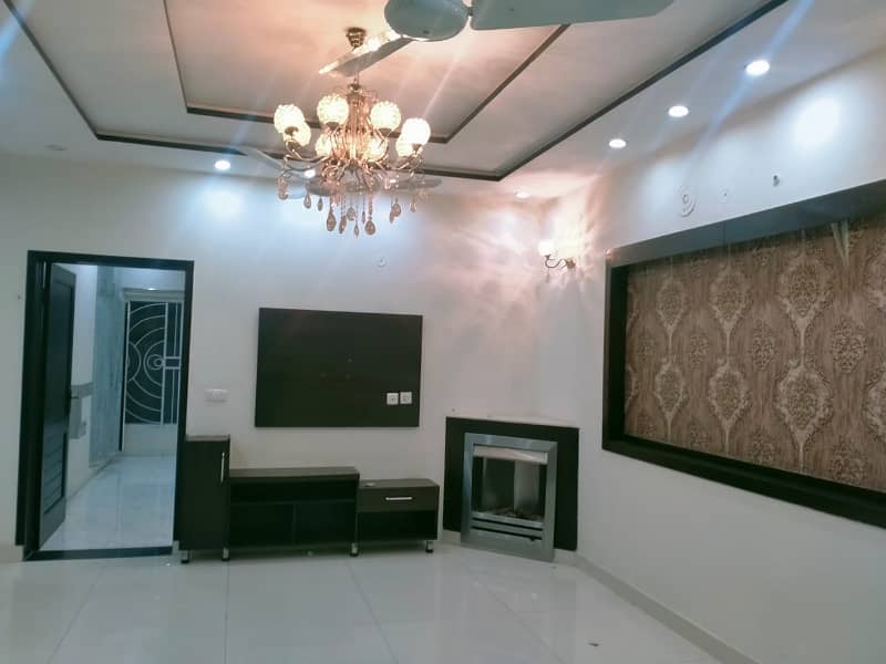 10 MARLA LIKE A BRAND NEW LUXURY GOOD EXCELLENT CONDITION LOWER PORTION HOUSE FOR RENT IN DD BLOCK BAHRIA TOWN LAHORE 0