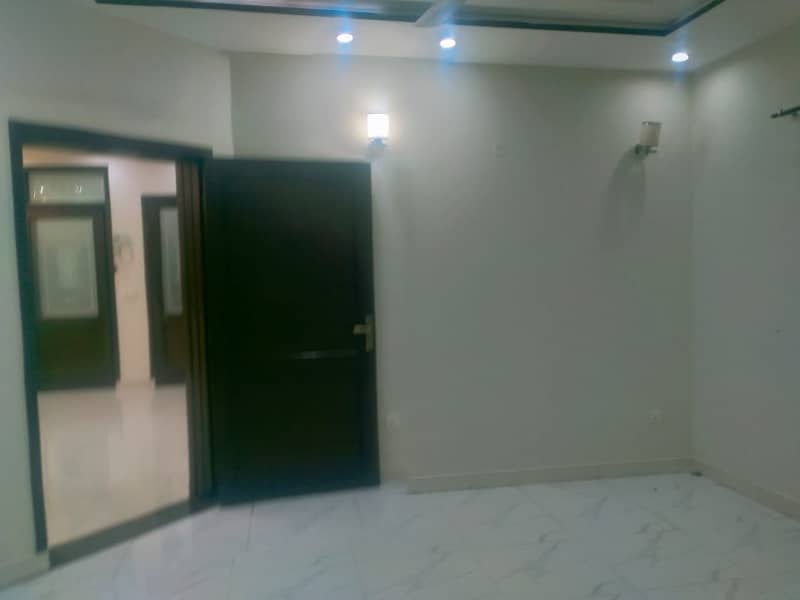 10 MARLA LIKE A BRAND NEW LUXURY GOOD EXCELLENT CONDITION LOWER PORTION HOUSE FOR RENT IN DD BLOCK BAHRIA TOWN LAHORE 1