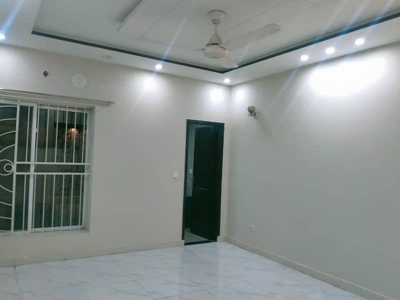 10 MARLA LIKE A BRAND NEW LUXURY GOOD EXCELLENT CONDITION LOWER PORTION HOUSE FOR RENT IN DD BLOCK BAHRIA TOWN LAHORE 19