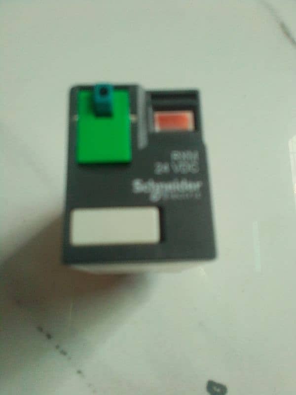 Relay RXM-230VAC (Schneider electric) 1