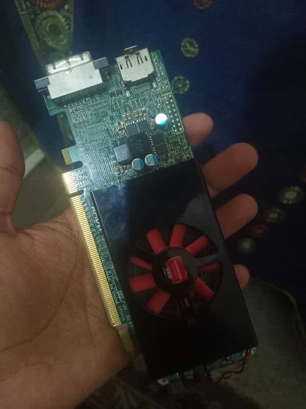 AMD R7 240 SERIES 1GB 128BIT 0