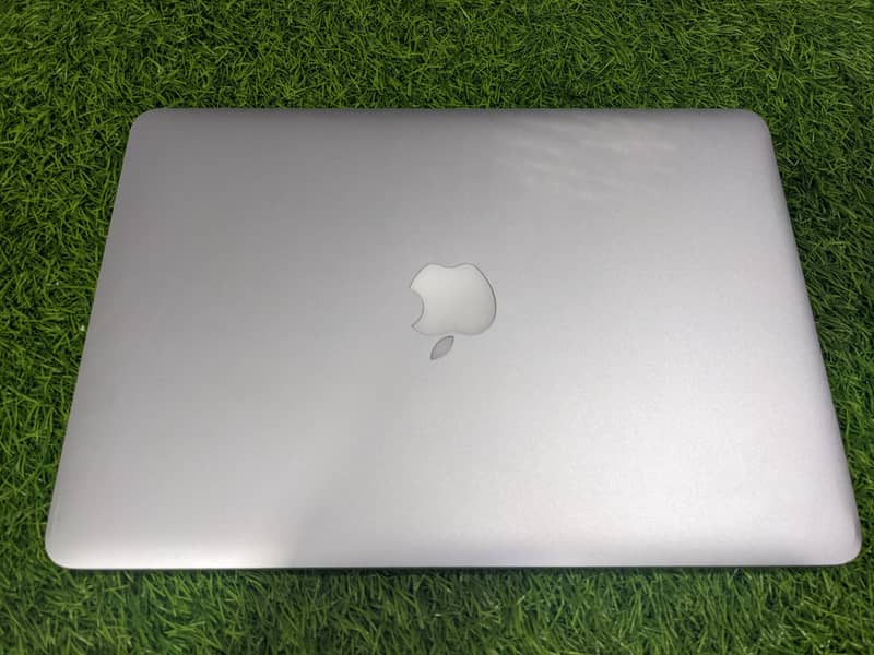 Macbook Pro 2015 i5 8GB RAM 256GB SSD ! 3