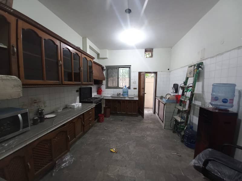 1 Kanal House for Rent in Gulberg for Family and Silent office (Call center + Software house) 12