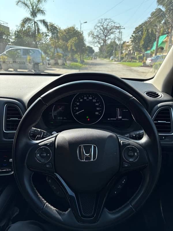 Honda Vezel 2019 10