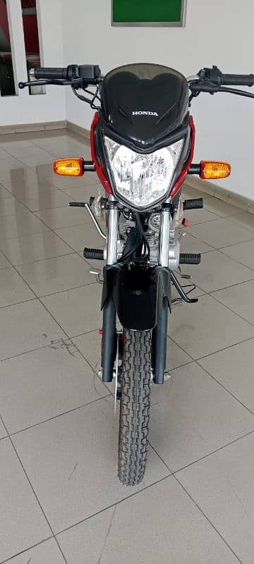 Cb 125F ( zero meter applied for ) 4