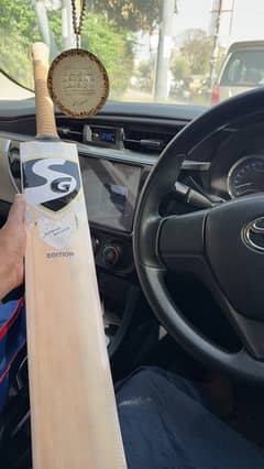 Premium Quality English Willow Cricket Bat