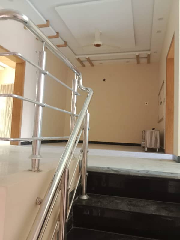 6 Marla upper portion for rent in dream avenue Lahore 0