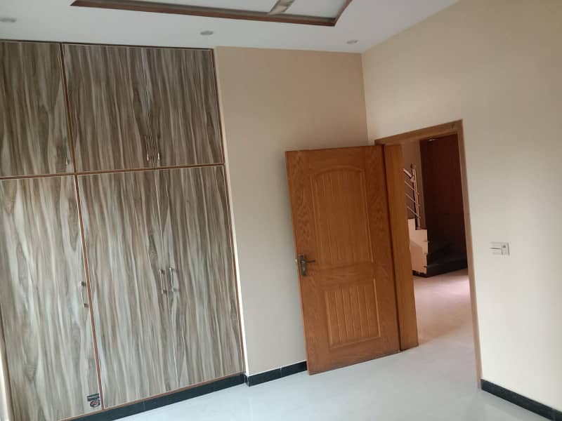 6 Marla upper portion for rent in dream avenue Lahore 3