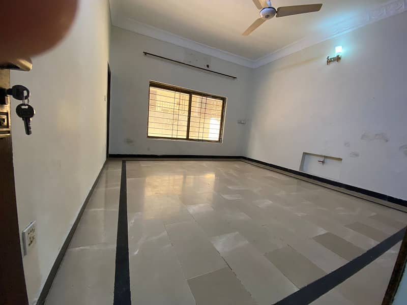 4 BEDROOMS DOUBLE STOREY HOUSE FOR RENT IN I-8 ISLAMABAD. 2