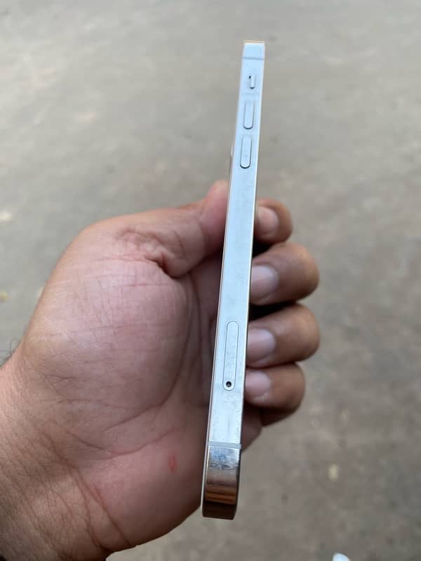 i phone 12 pro 128 Gb non pta 10by9.5 4 mnth sim working time 1