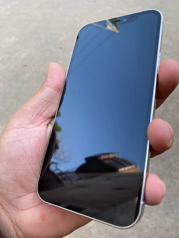 i phone 12 pro 128 Gb non pta 10by9.5 4 mnth sim working time 2