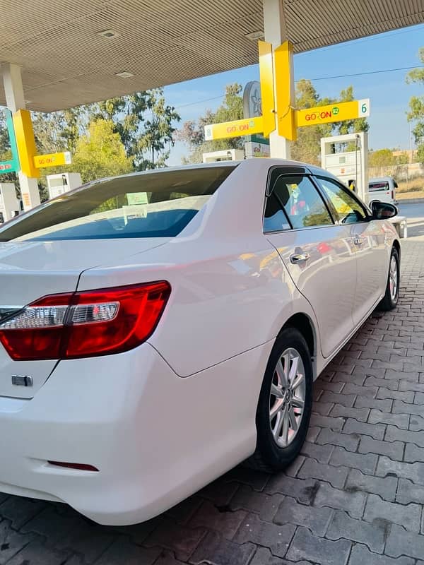 Toyota Camry 2011 4