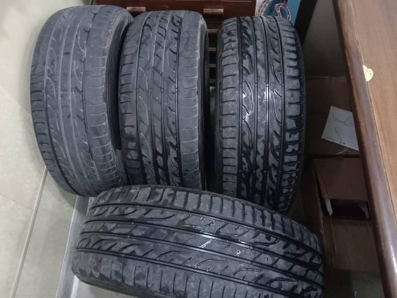 DUNLOP TYRE 215/55R17 (Qty 04) used on Honda Vezel 1