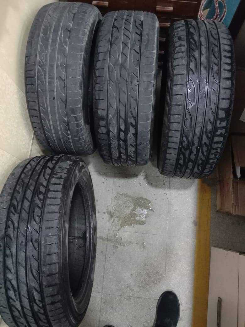 DUNLOP TYRE 215/55R17 (Qty 04) used on Honda Vezel 3