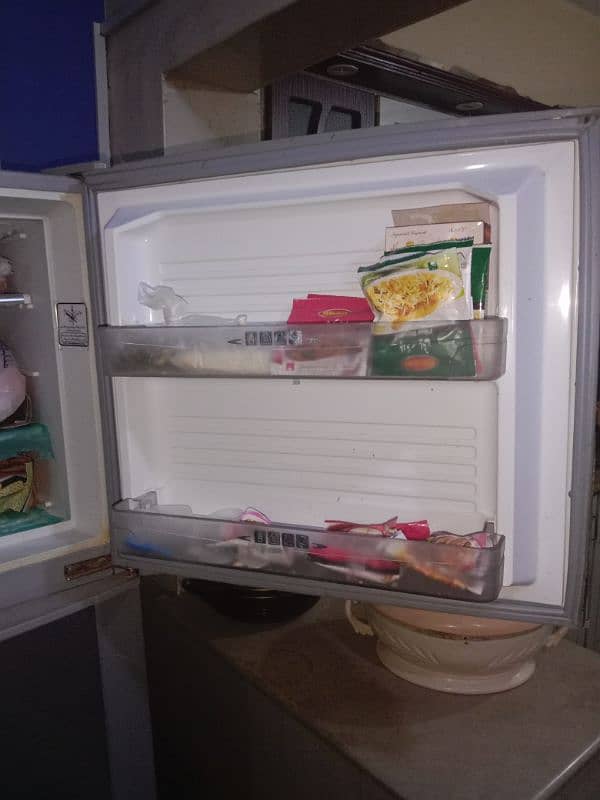 Dawlance refrigerator 5