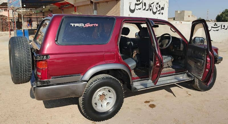 Toyota Hilux 1986 3