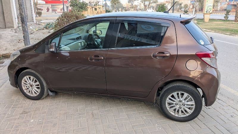 Toyota Vitz 11/ 2015 Total janven 2