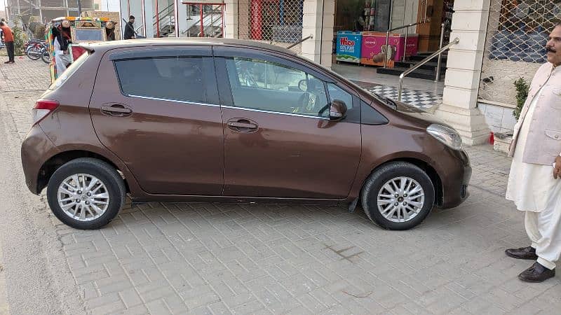 Toyota Vitz 11/ 2015 Total janven 4