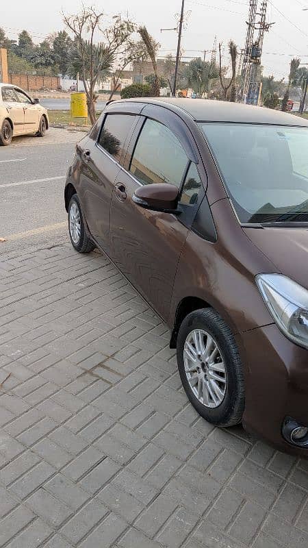 Toyota Vitz 11/ 2015 Total janven 5