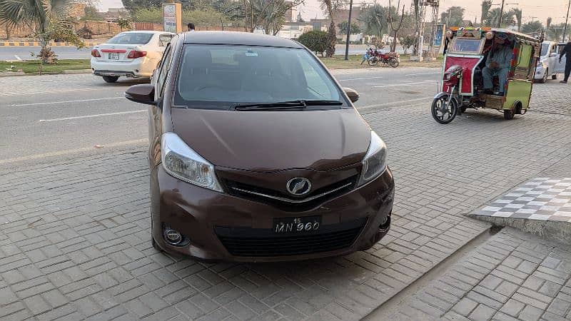 Toyota Vitz 11/ 2015 Total janven 8