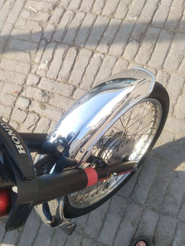 saff sutri bike ka aik rupy ka b kam ni hony wala new betrry ha 5