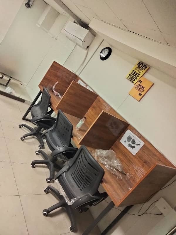 Vip Fully Furnished Office For Rent With Services 1