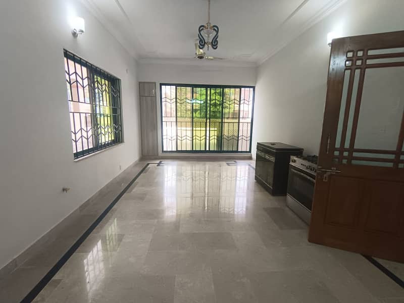 3 BEDROOMS UPPER PORTION IS AVAILABLE FOR RENT IN I-8 ISLAMABAD. 1