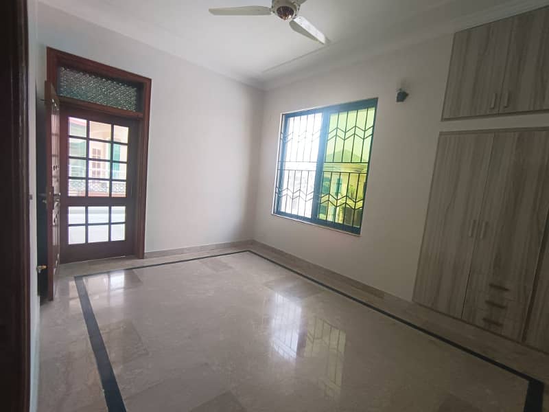 3 BEDROOMS UPPER PORTION IS AVAILABLE FOR RENT IN I-8 ISLAMABAD. 10